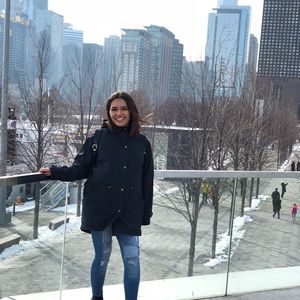 Meet your Posher, Alicia